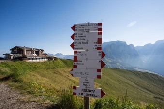 Rifugio Des Alpes auf dem Col Rodella.